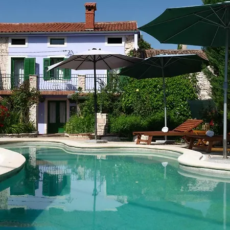 Ferienhaus Ladonja